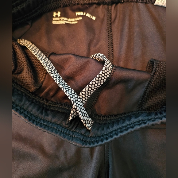 Bundle (2) Under Armour Short & Tee Shirts Sz YMD - Picture 11 of 11